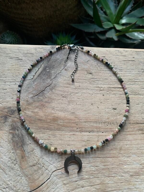 Collier en pierre naturelle tourmaline multicolore 3-4 mm et acier inoxydable argenté lune – Image 4
