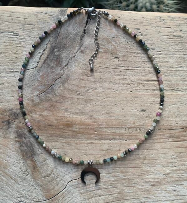 Collier en pierre naturelle tourmaline multicolore 3-4 mm et acier inoxydable argenté lune