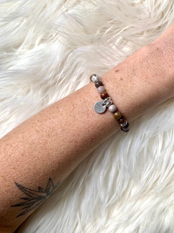Bracelet Elipse argenté en pierres naturelles Bois Fossile – Image 3