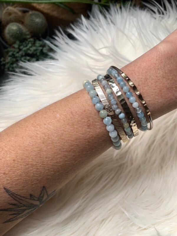 Bracelet en pierres naturelles Aigue Marine Multicolore 4 mm – Image 3